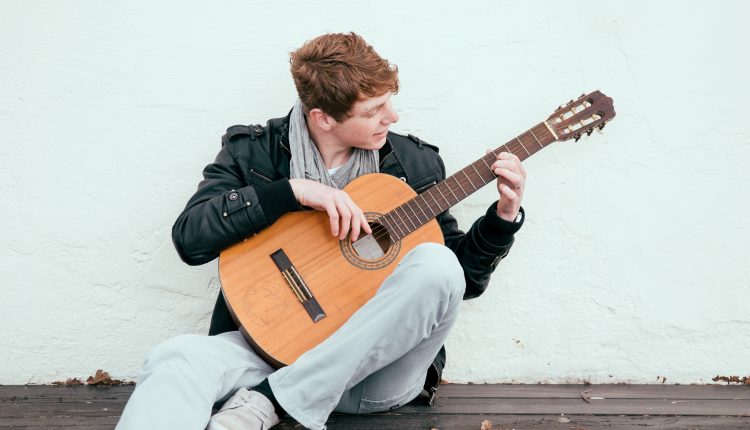 Best Acoustic Guitar for Beginners